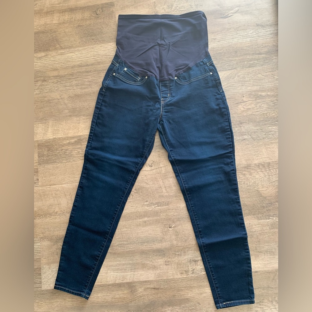 Signature by Levi Strauss & Co. Gold Label Women's Maternity Skinny Jeans